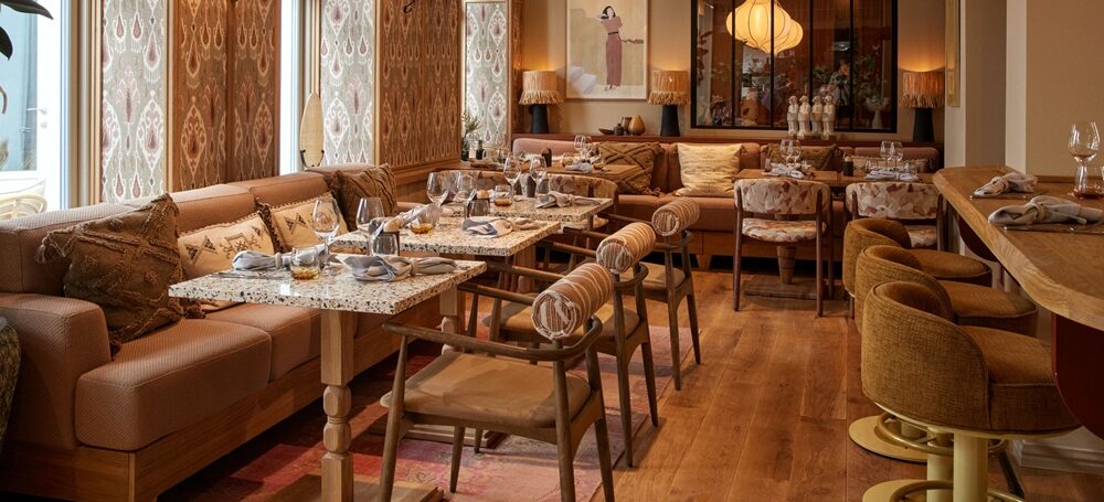 NH_Collection_Copenhagen_Grand_Joanne_Restaurant_dinner_setup_tabels_chairs